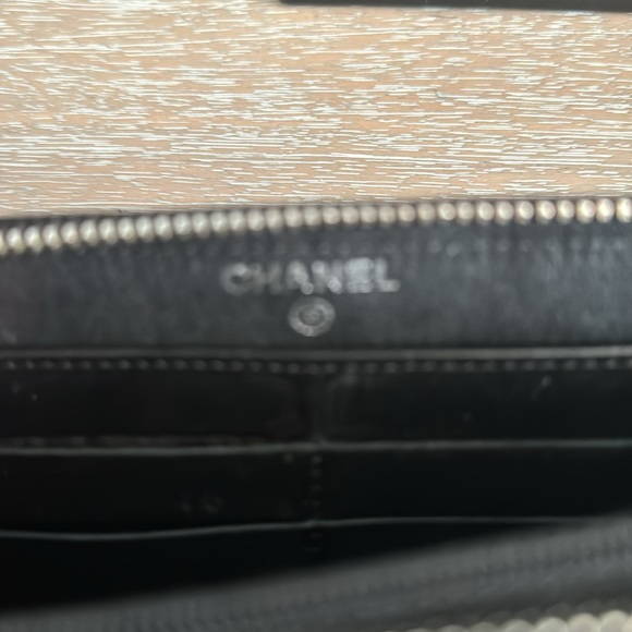 Chanel Black Quilted Patent Leather Wallet - Picture 6 of 12